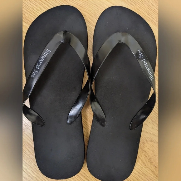 Black Flip Flops - Picture 2 of 4
